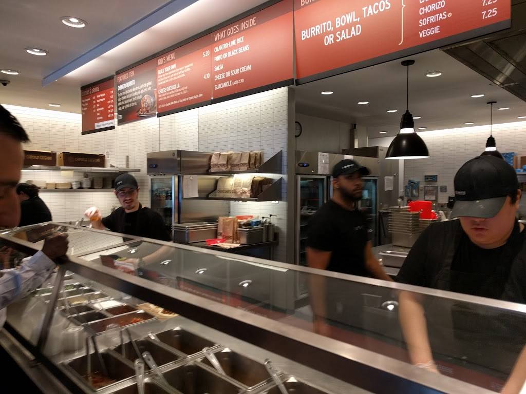 Chipotle Mexican Grill | restaurant | 115 Mill Plain Rd, Danbury, CT 06811, USA | 2037302220 OR +1 203-730-2220