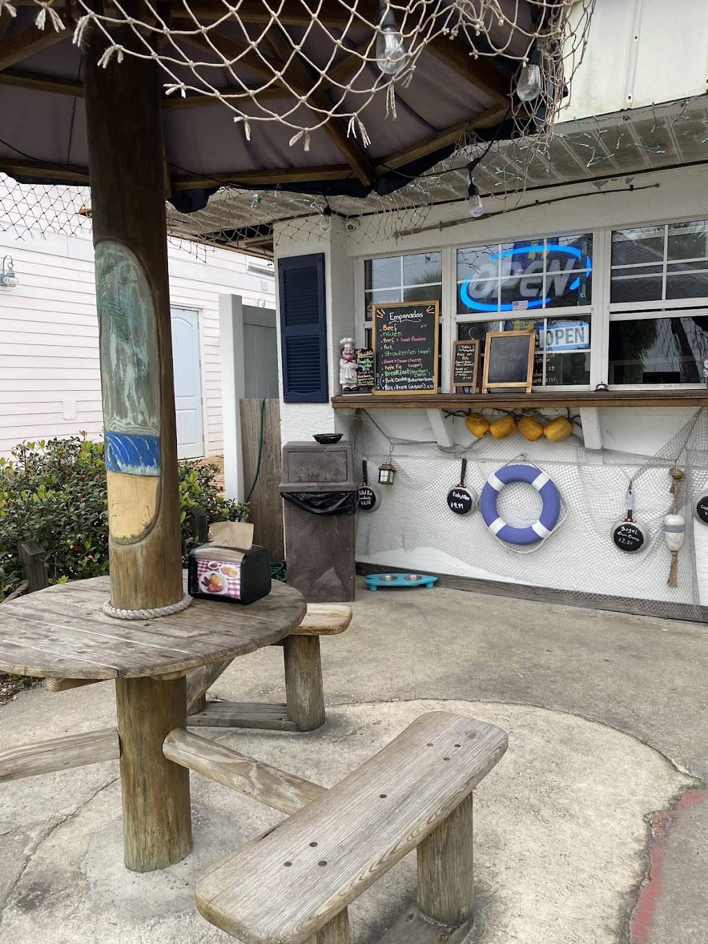 Nautical Cafe | restaurant | 205 Ocean Ave, Melbourne Beach, FL 32951, USA | 3213726498 OR +1 321-372-6498