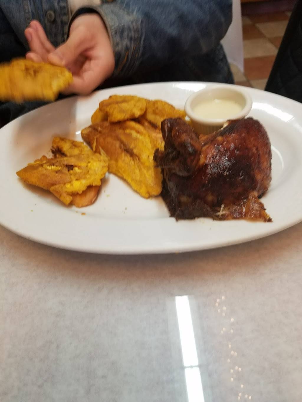 Golden Chicken | restaurant | 17944 Hillside Avenue, Jamaica, NY 11432, USA | 7182064667 OR +1 718-206-4667