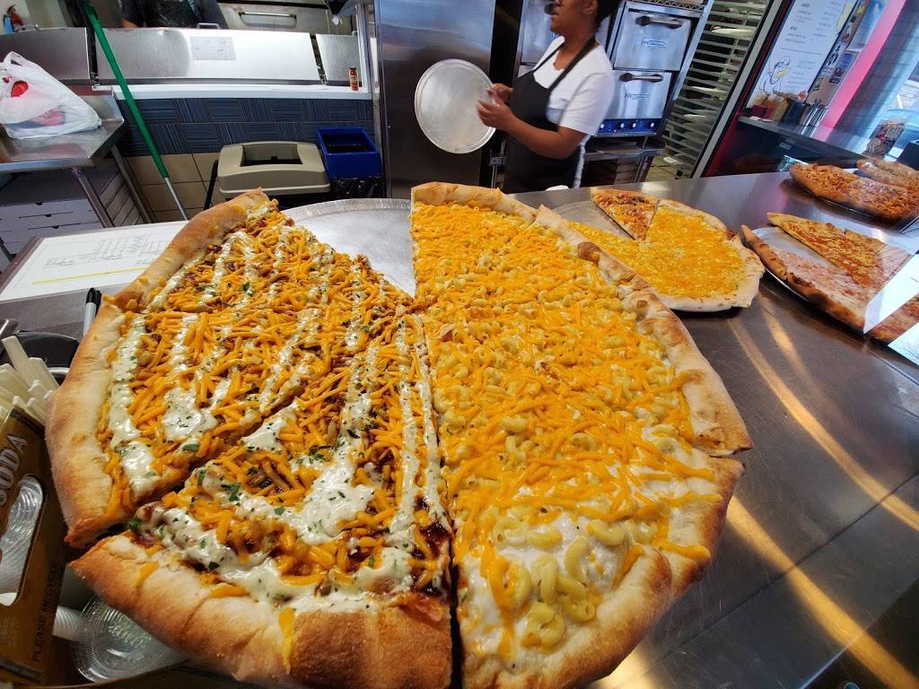 Ians Pizza Milwaukee | Story Hill | restaurant | 5300 W Bluemound Rd, Milwaukee, WI 53208, USA | 4147279200 OR +1 414-727-9200