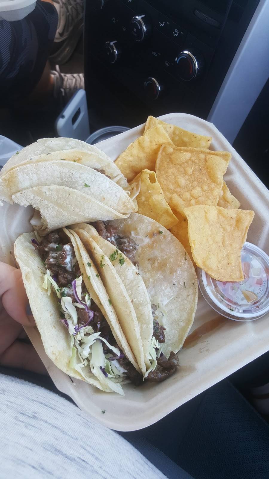 Grillin & Chillin Roadhouse | restaurant | 3650 San Juan Rd, Hollister, CA 95023, USA | 8316361010 OR +1 831-636-1010