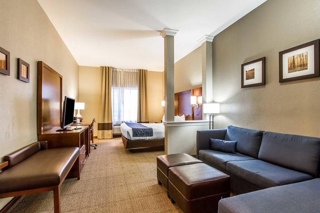 Comfort Suites | restaurant | 1408 E. Broadway, Mattoon, IL 61938, USA | 2176190480 OR +1 217-619-0480