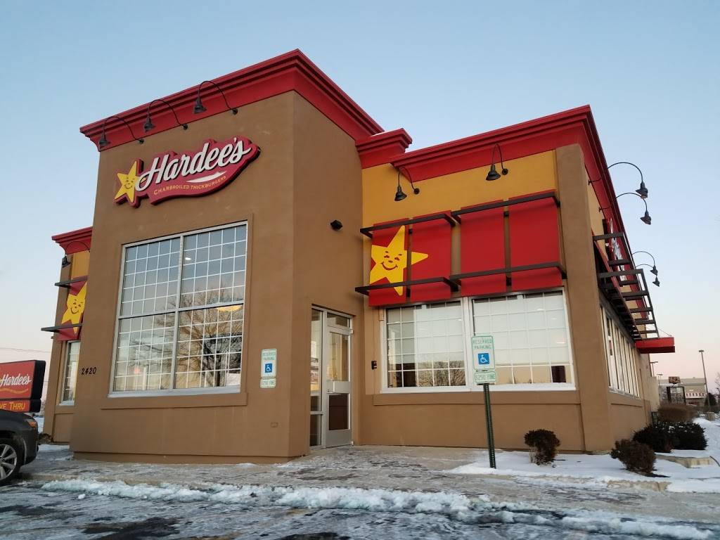 Hardees | restaurant | 2420 US-30, Oswego, IL 60543, USA | 6308920076 OR +1 630-892-0076