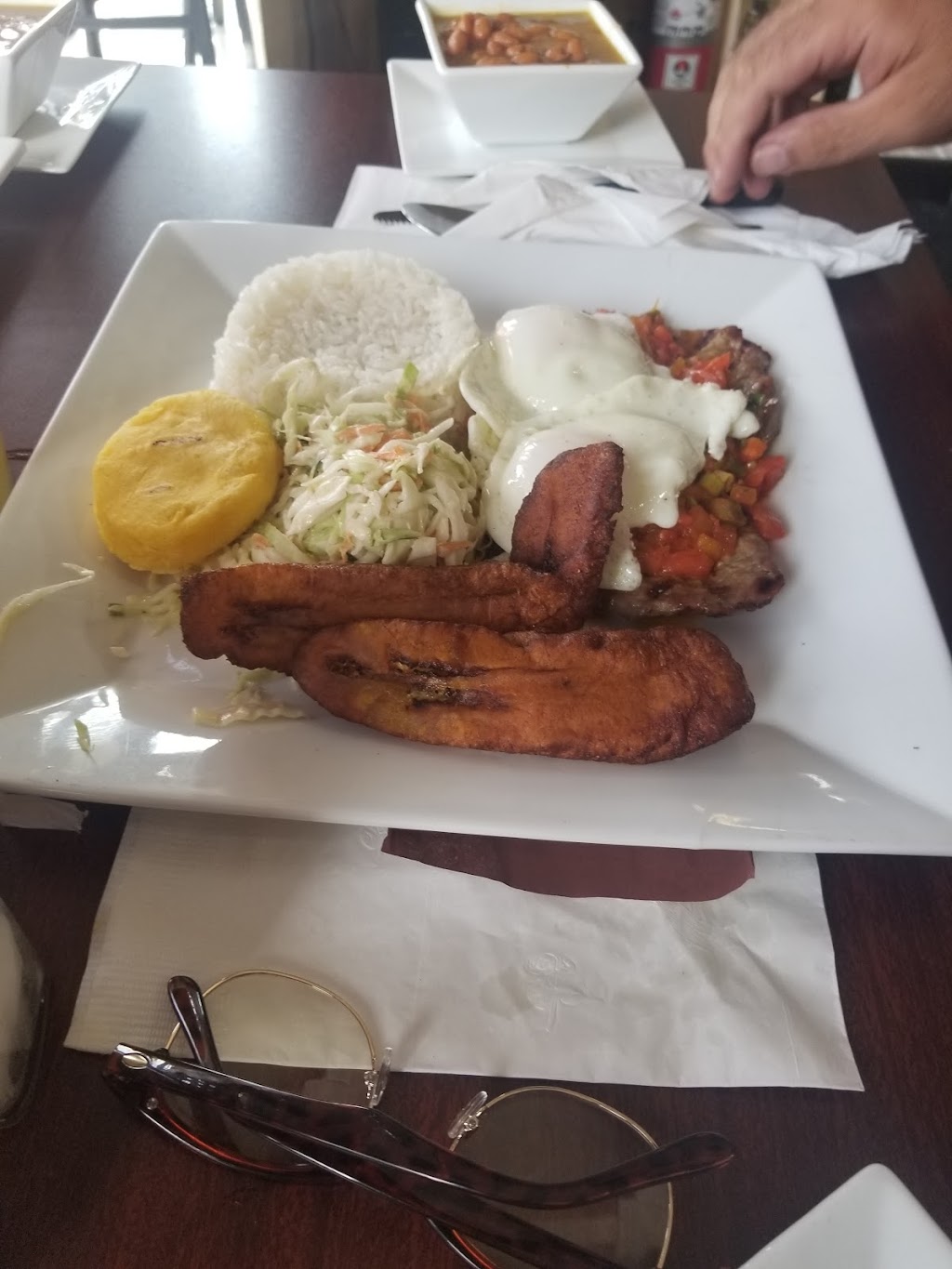 La Terraza Restaurant Bar | restaurant | 19 Bennington St, Boston, MA 02128, USA | 6175615200 OR +1 617-561-5200