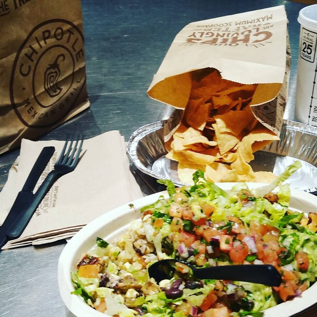 Chipotle Mexican Grill | restaurant | 1050 Gilman St, Berkeley, CA 94710, USA | 5105266047 OR +1 510-526-6047