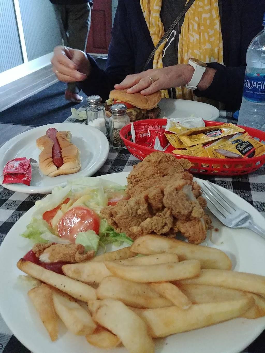 H & R Sweet Shop | restaurant | 102 Royall Ave, Mt Pleasant, SC 29464, USA | 8438842118 OR +1 843-884-2118