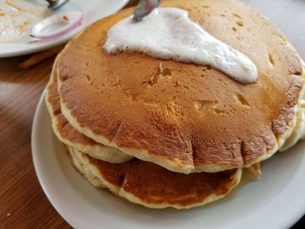 Dennys | restaurant | 939 Wolcott St, Waterbury, CT 06705, USA | 2033460800 OR +1 203-346-0800