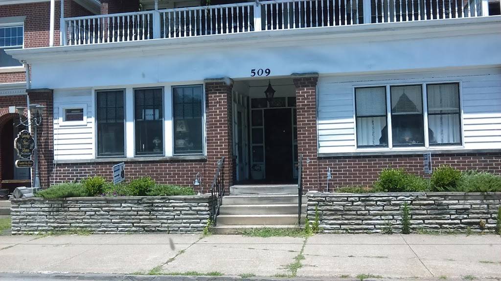 Goody Two Shoes English Tea Rm | cafe | 509 W Main St, Monongahela, PA 15063, USA | 7242582244 OR +1 724-258-2244