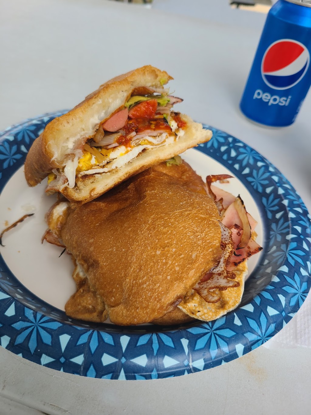 Food truck tacos chihuas | restaurant | 1958 S 13th St, Omaha, NE 68108, USA | 7123556960 OR +1 712-355-6960