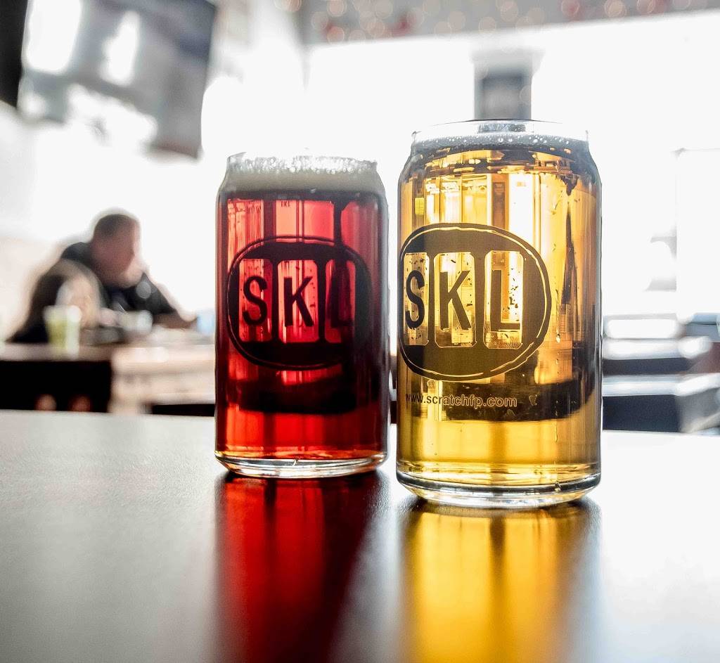 District Kitchen & Tap | restaurant | 220 Harrison St, Oak Park, IL 60304, USA | 7084345289 OR +1 708-434-5289