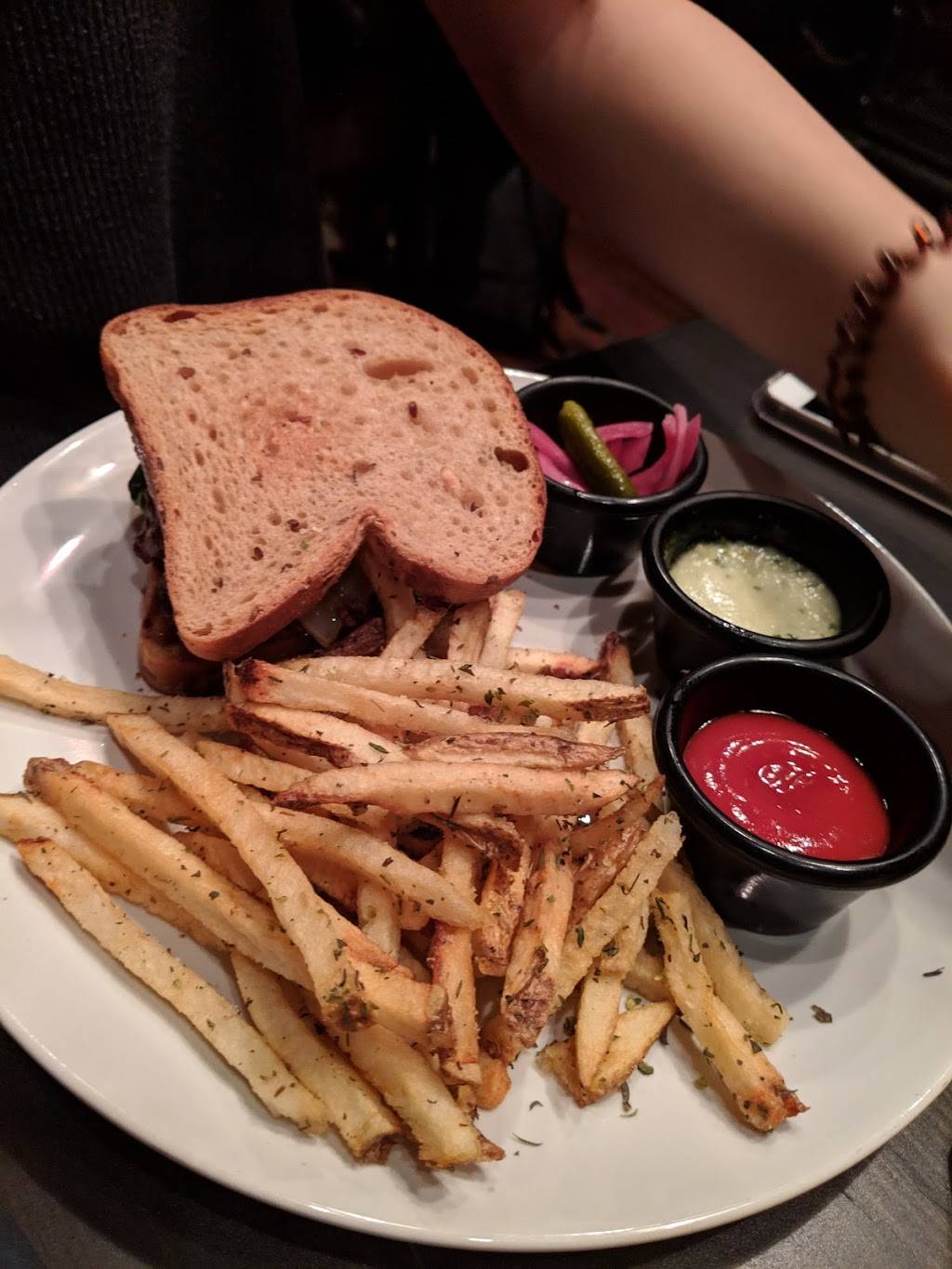 No5 | restaurant | 35-43 37th St, Long Island City, NY 11101, USA | 7187295665 OR +1 718-729-5665