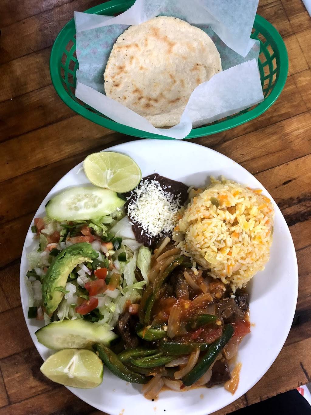 Lucias Bakery & Restaurant | restaurant | 3732 Roma St, Houston, TX 77080, USA | 8327663217 OR +1 832-766-3217