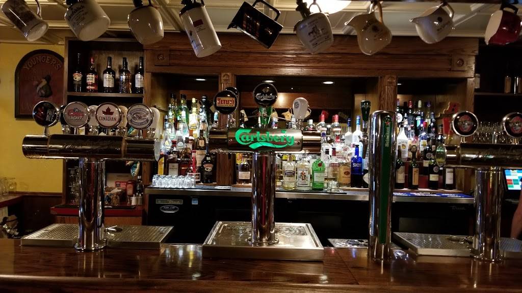 The Queens Head British Pub | restaurant | 118 Dunn St, Oakville, ON L6J 3E1, Canada | 9058423070 OR +1 905-842-3070