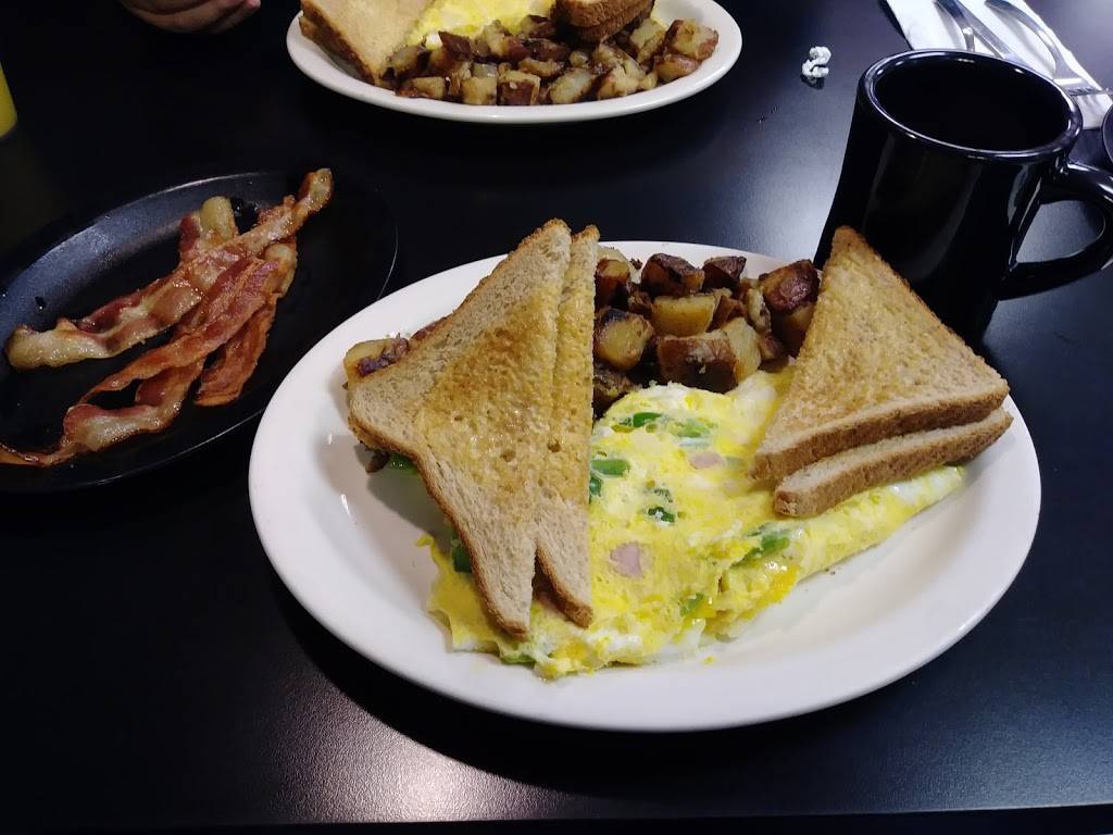 Sammy Js Breakfast Cafe | restaurant | 144 Main St, Salem, NH 03079, USA | 6038945395 OR +1 603-894-5395