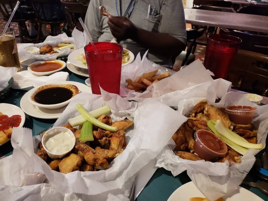 Sutters Mill | restaurant | 214 NY-59, Suffern, NY 10901, USA | 8453576556 OR +1 845-357-6556