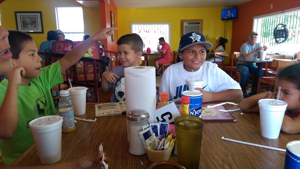 Vallarta Grill | restaurant | 18940 K St, Somerset, TX 78069, USA | 8304291400 OR +1 830-429-1400