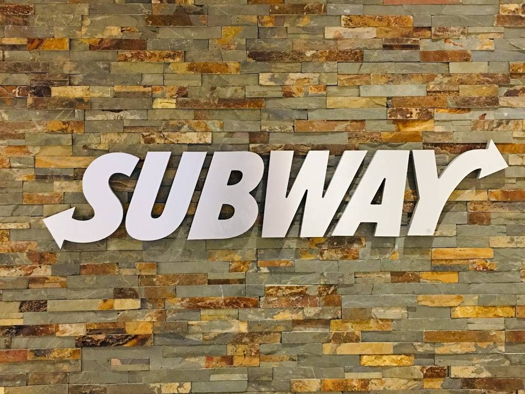 Subway Restaurants | restaurant | Willowbrook Mall, 1157 Willowbrook Dr #1162, Houston, TX 77070, USA | 2818948989 OR +1 281-894-8989