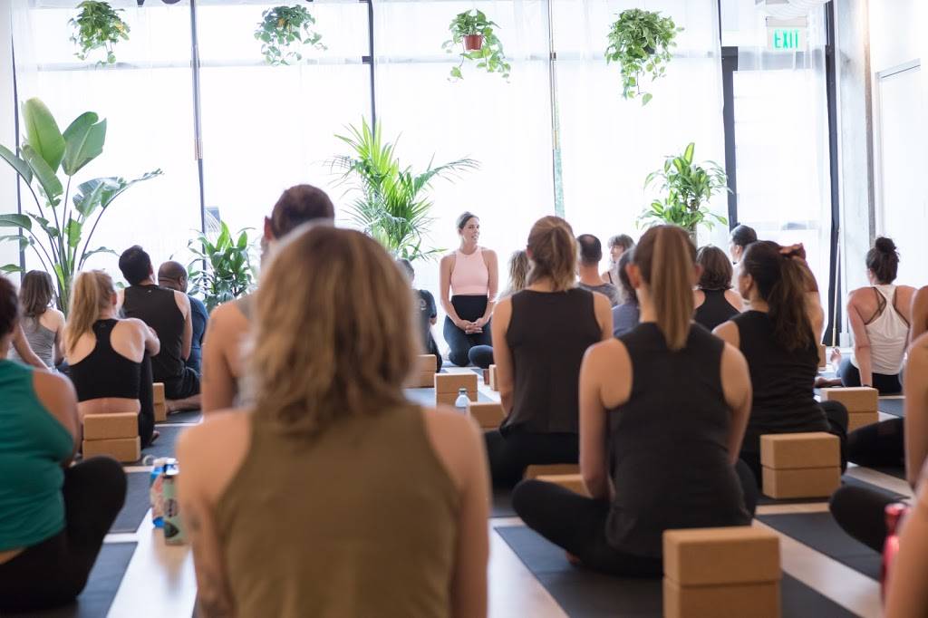 Lacuna Juice And Yoga | restaurant | 2590 Lawrence St, Denver, CO 80205, USA | 7208995644 OR +1 720-899-5644