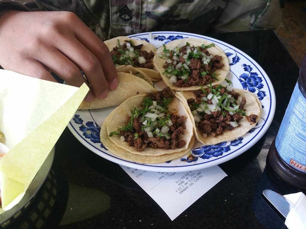 Taqueria Tres Hermanos | restaurant | e, 4420 Pacific Hwy E, Fife, WA 98424, USA | 2532355716 OR +1 253-235-5716