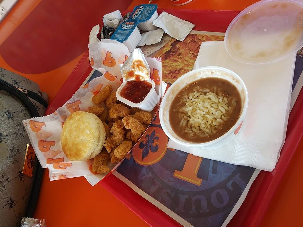 Popeyes Louisiana Kitchen | restaurant | 1204 N Collins St, Arlington, TX 76011, USA | 8178011541 OR +1 817-801-1541