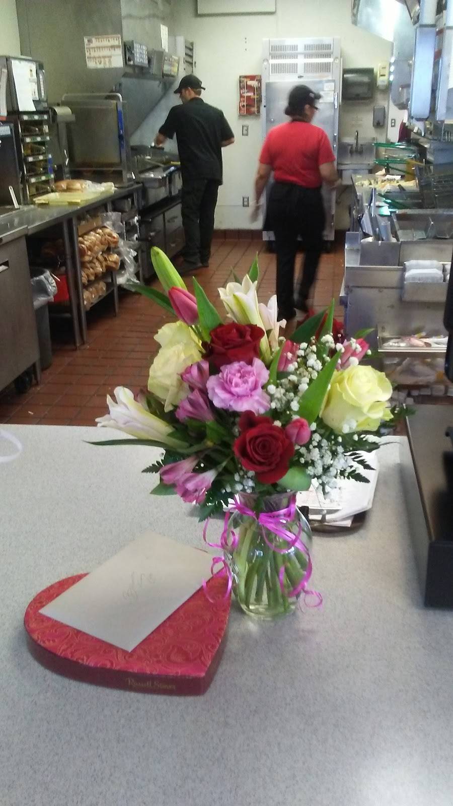 Jack in the Box | restaurant | 1120 S Mooney Blvd, Visalia, CA 93277, USA | 5597320522 OR +1 559-732-0522