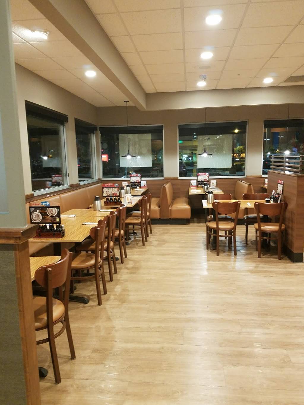 IHOP | restaurant | 615 Saturn Blvd, San Diego, CA 92154, USA | 6193598383 OR +1 619-359-8383