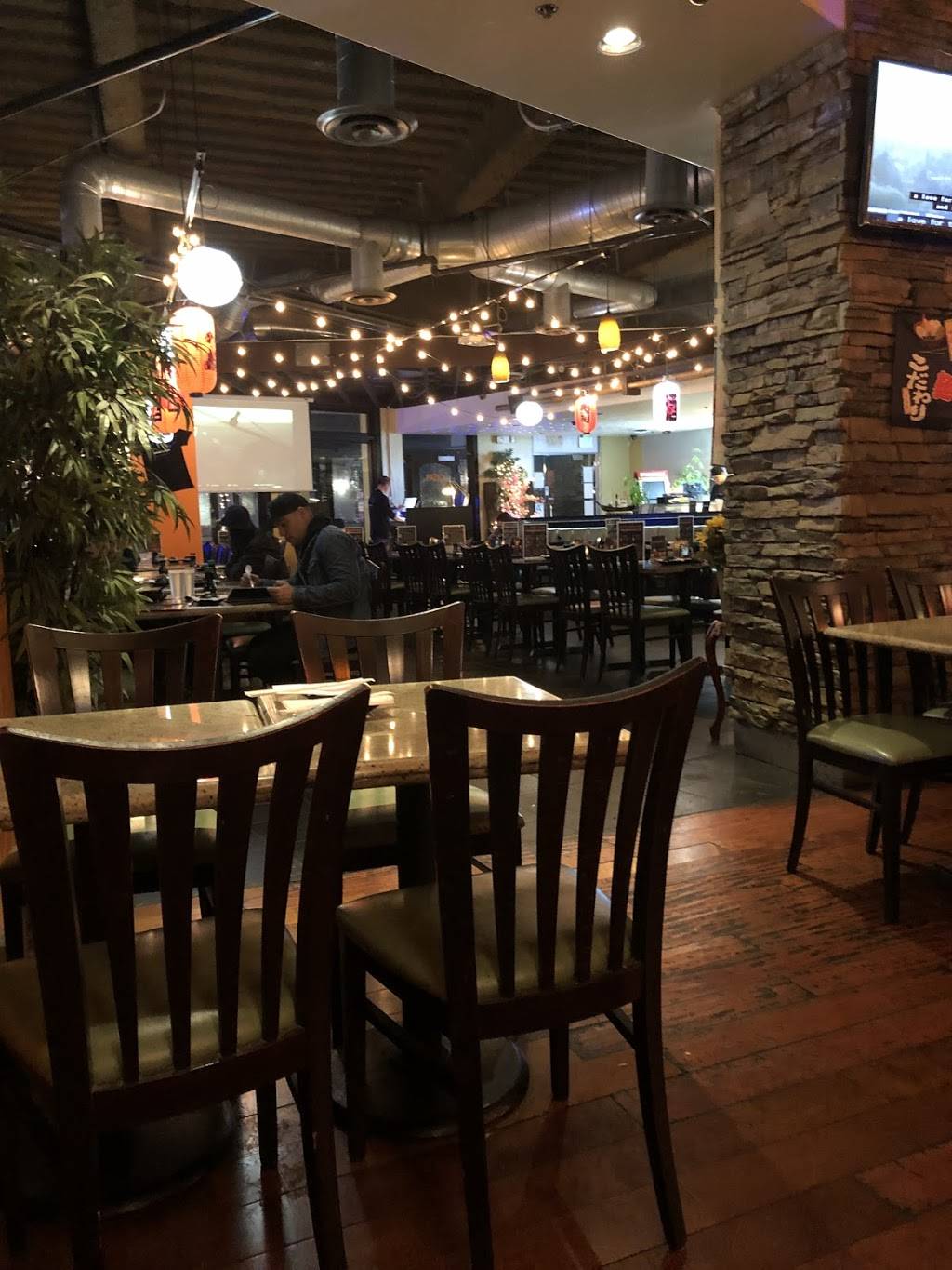 Rock N Roll Sushi | restaurant | 8000 Sunset Blvd a202, Los Angeles, CA 90046, USA | 3238488583 OR +1 323-848-8583