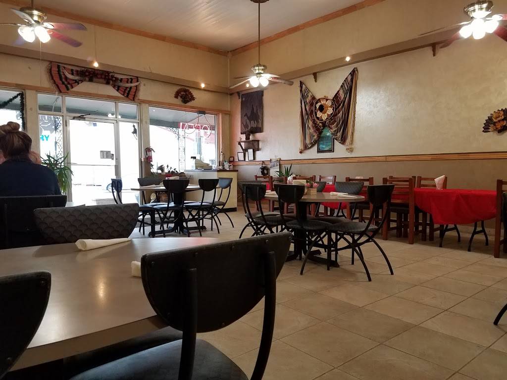 El Arbol | restaurant | 107 E Main St, Wolfe City, TX 75496, USA | 9034962323 OR +1 903-496-2323