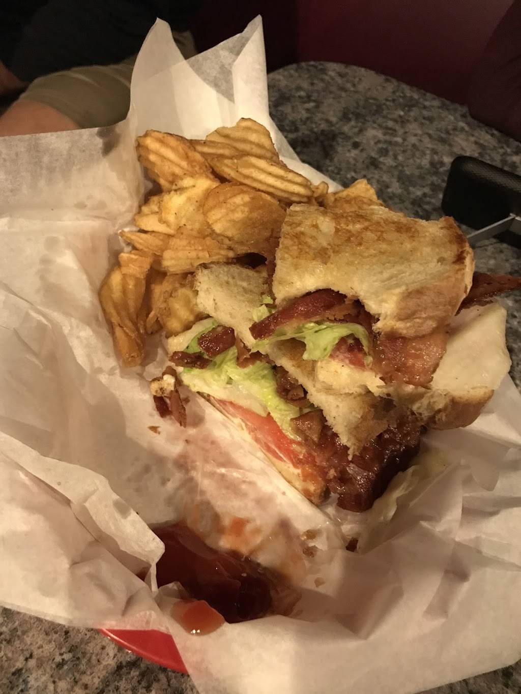 PKs Grill & Pub | restaurant | 155 Airport Dr, Raeford, NC 28376, USA | 9109046761 OR +1 910-904-6761