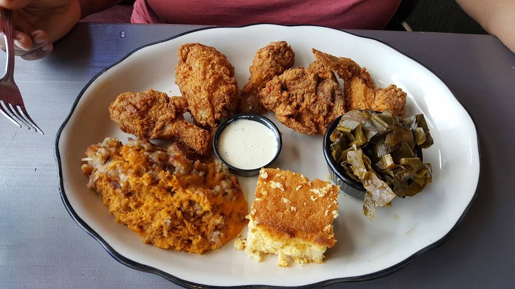 Fireflys BBQ | restaurant | 350 E Main St, Marlborough, MA 01752, USA | 5083578883 OR +1 508-357-8883