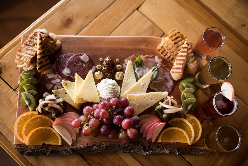 Urban Orchard Cider Co. - West | restaurant | 210 Haywood Rd, Asheville, NC 28806, USA | 8287745151 OR +1 828-774-5151