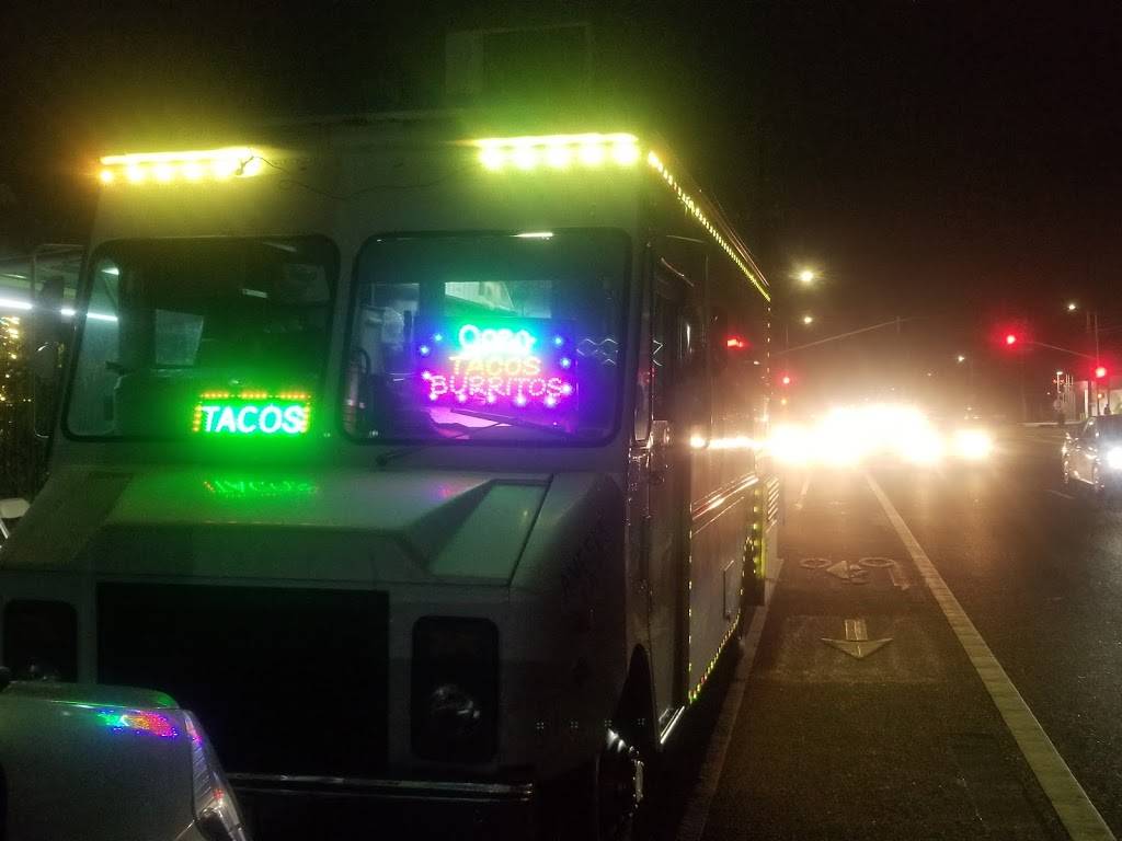 Santos El Rey del taco truck | restaurant | Winnetka Ave &, Vanowen St, Winnetka, CA 91306, USA | 8189436994 OR +1 818-943-6994