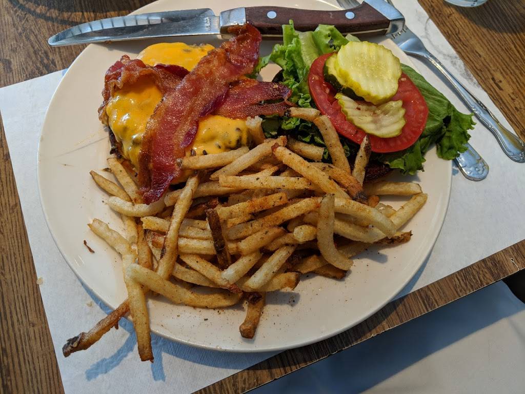 Upstairs Restaurant | restaurant | 4500 Mahoning Ave, Youngstown, OH 44515, USA | 3307935577 OR +1 330-793-5577