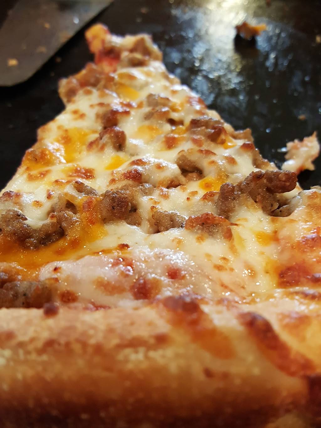 Happy Joes Pizza - Bettendorf | restaurant | 2430 Spruce Hills Dr, Bettendorf, IA 52722, USA | 5633595457 OR +1 563-359-5457