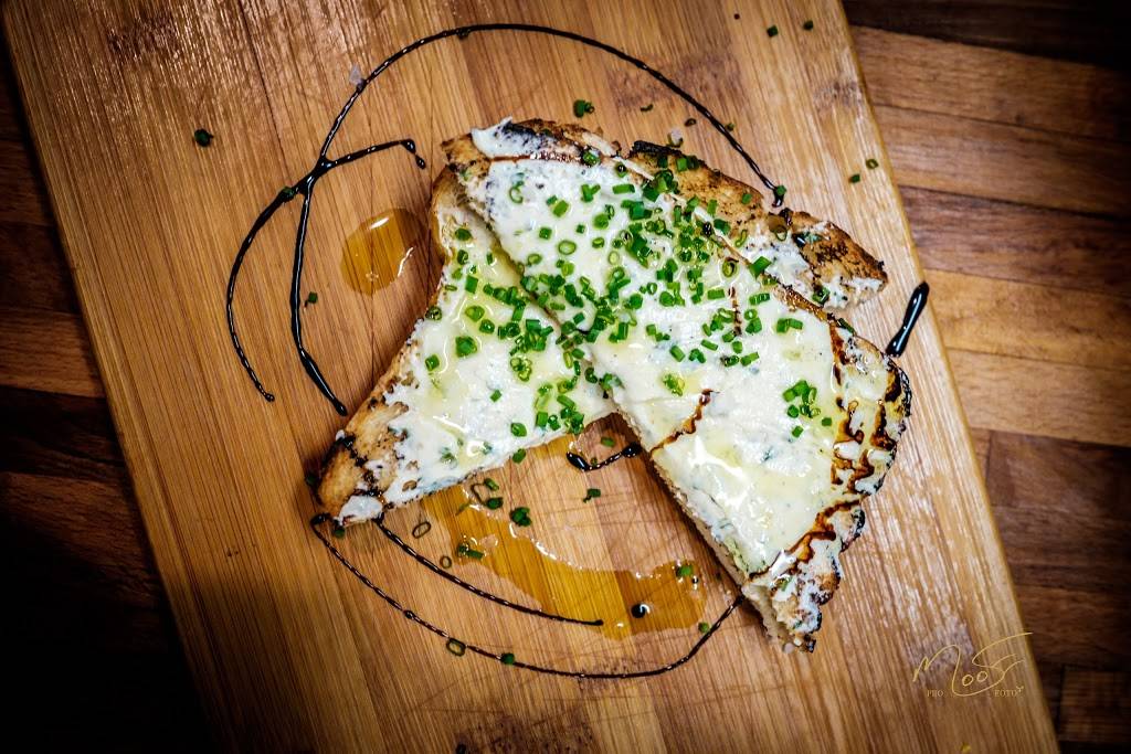 Whiskey Alley | restaurant | 227 The Alley SW, Aiken, SC 29801, USA | 8032260579 OR +1 803-226-0579