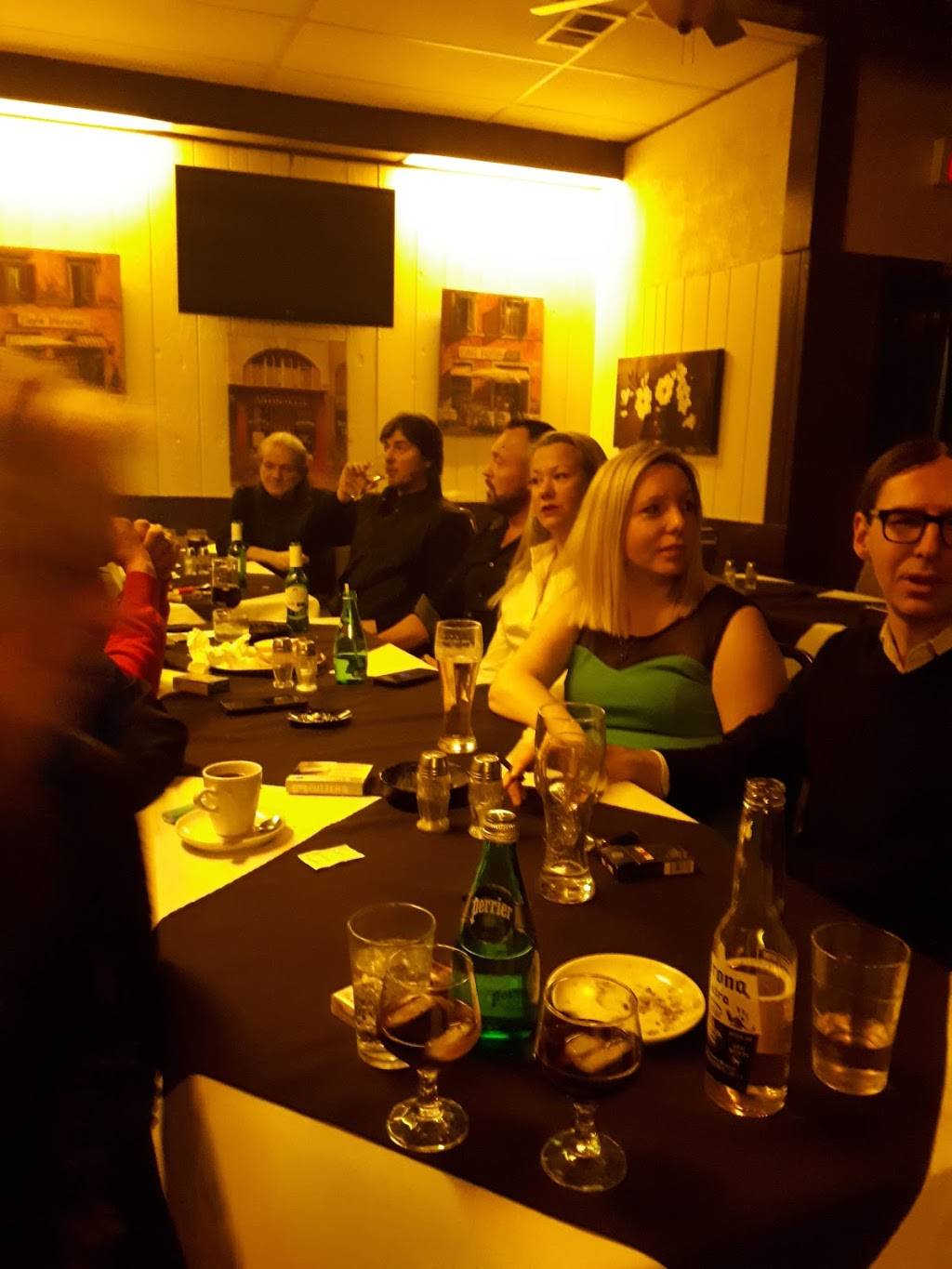 Ninas Bar & Grill | restaurant | 879 Westport Crescent, Mississauga, ON L5T 1E7, Canada | 9056708217 OR +1 905-670-8217