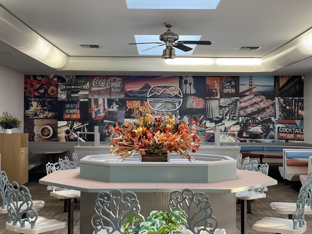 Peak Burger | restaurant | 14901 Alondra Blvd, La Mirada, CA 90638, USA | 7149942260 OR +1 714-994-2260