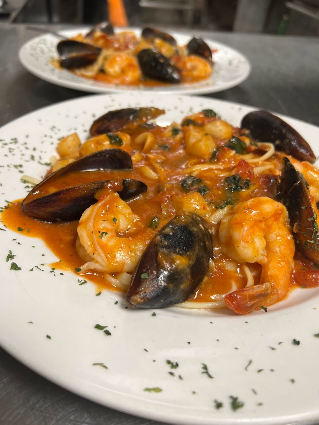 Genovas Italian Restaurant & Pizza | restaurant | 414 S Ave D, Burkburnett, TX 76354, USA | 9404340030 OR +1 940-434-0030