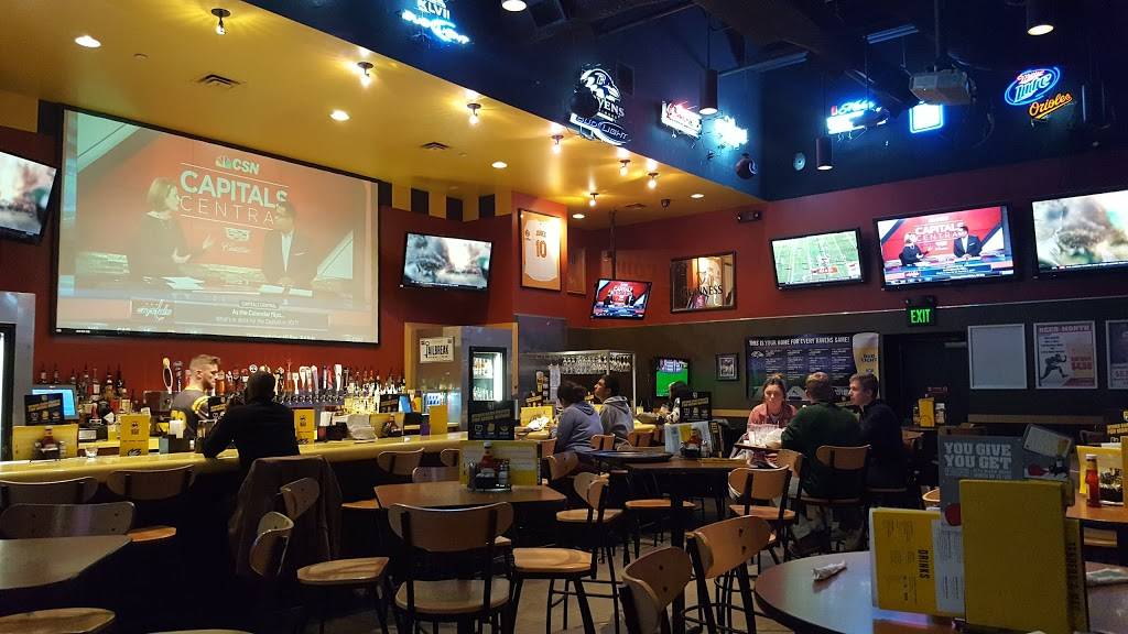 Buffalo Wild Wings | restaurant | 8200 Perry Hall Blvd, Nottingham, MD 21236, USA | 4109333311 OR +1 410-933-3311