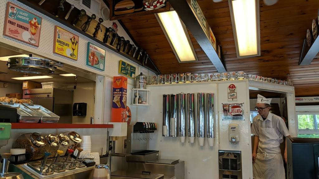 Ardy & Eds Drive In | restaurant | 2413 S Main St, Oshkosh, WI 54902, USA | 9202315455 OR +1 920-231-5455