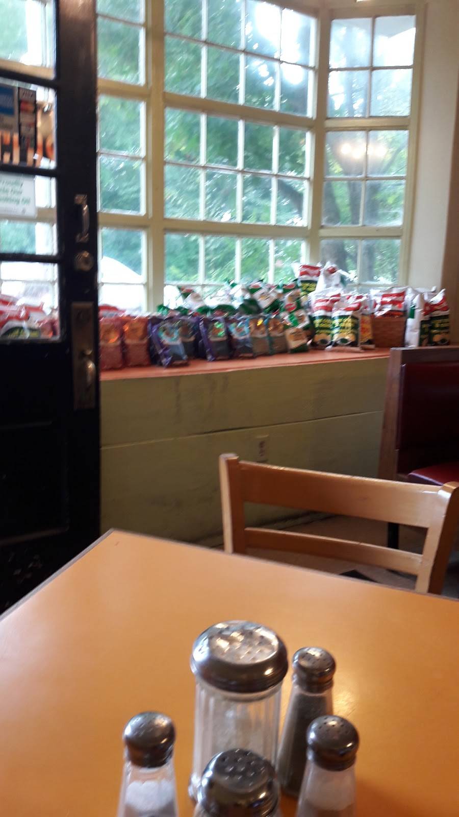 Brunos Pizza | restaurant | 195 Main St, Groton, MA 01450, USA | 9784485959 OR +1 978-448-5959