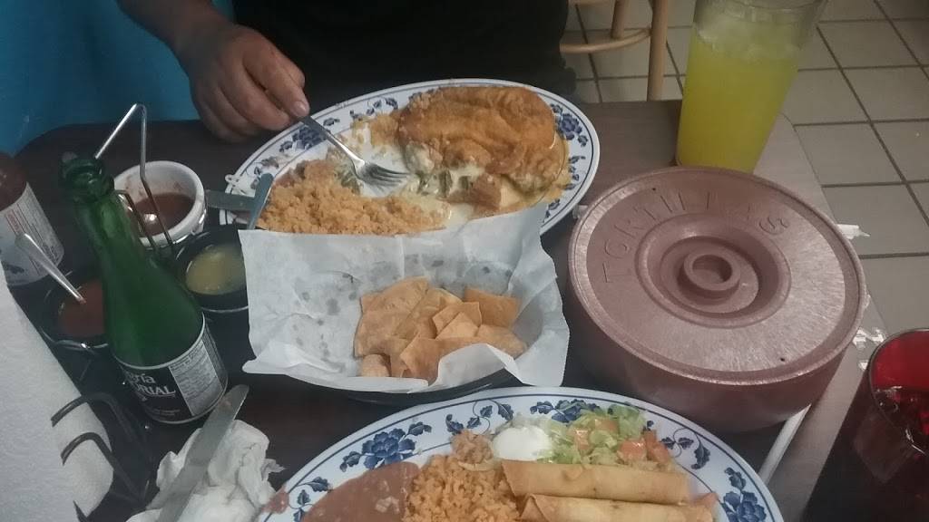 Taqueria El Rey | restaurant | 116 S 27th St, Lincoln, NE 68510, USA | 4027425367 OR +1 402-742-5367