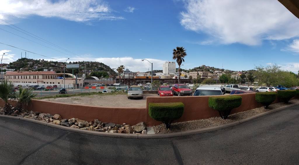 Burger King | restaurant | 47 N Sonoita Ave, Nogales, AZ 85621, USA | 5202875243 OR +1 520-287-5243