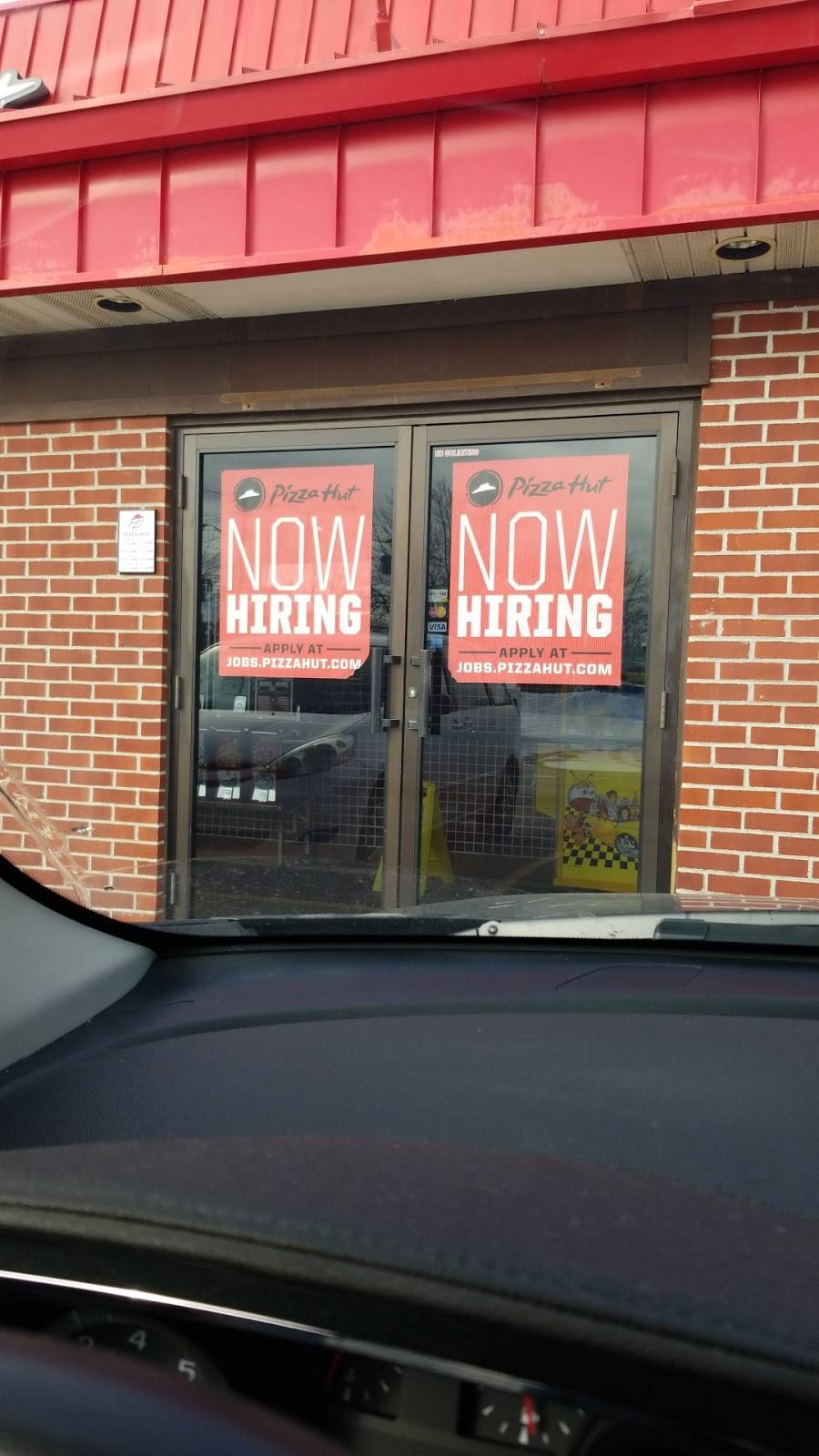 Pizza Hut | meal takeaway | 799 Roosevelt Trail, Windham, ME 04062, USA | 2078921445 OR +1 207-892-1445