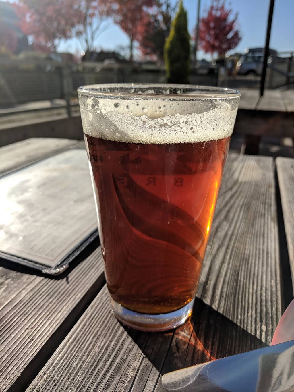 Watershed Pub & Kitchen | restaurant | 10104 3rd Ave NE, Seattle, WA 98125, USA | 2067297433 OR +1 206-729-7433