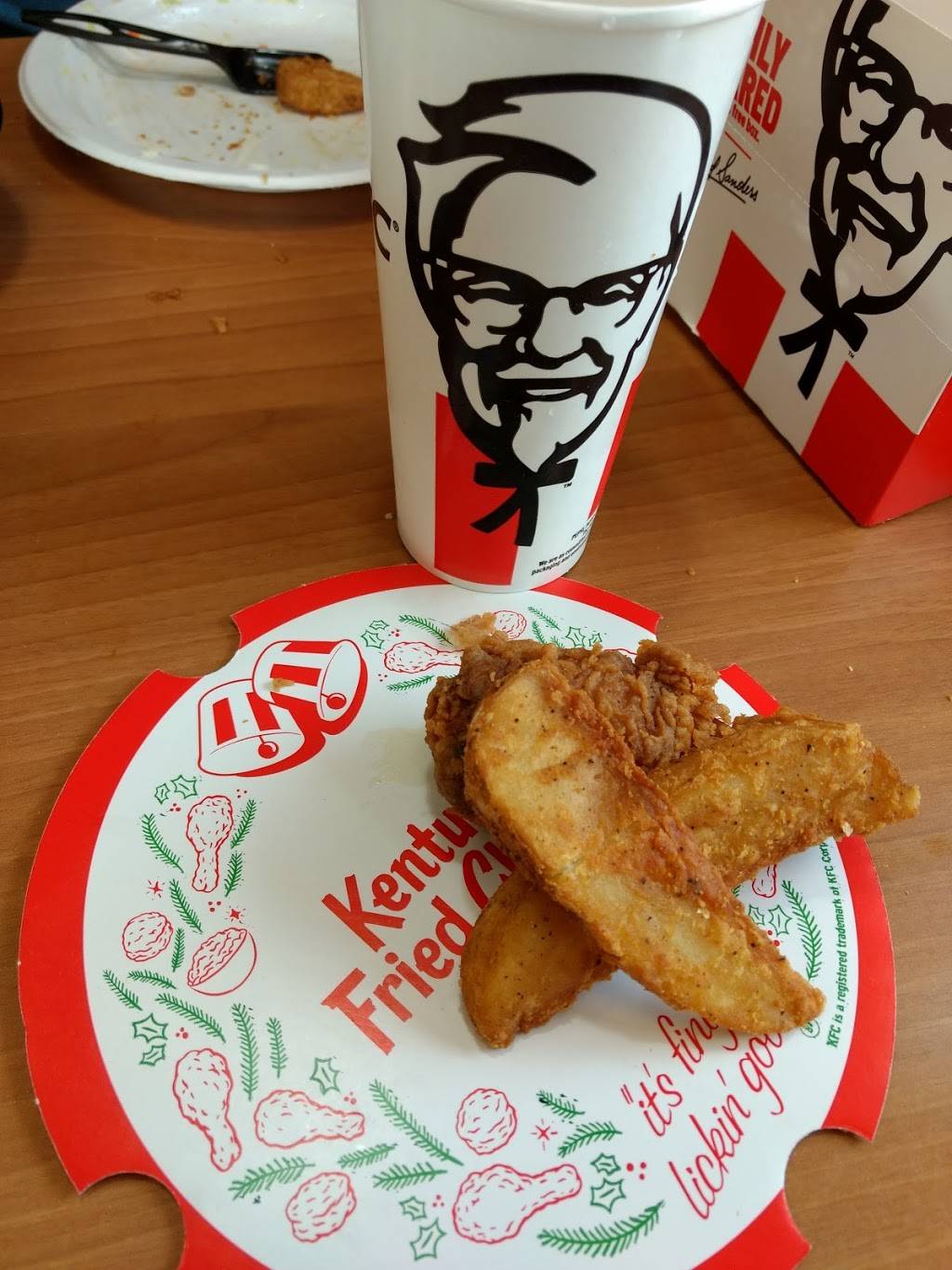 KFC | restaurant | Harman-Douglas #147, 12319 San Pablo Ave, Richmond, CA 94805, USA | 5102321527 OR +1 510-232-1527