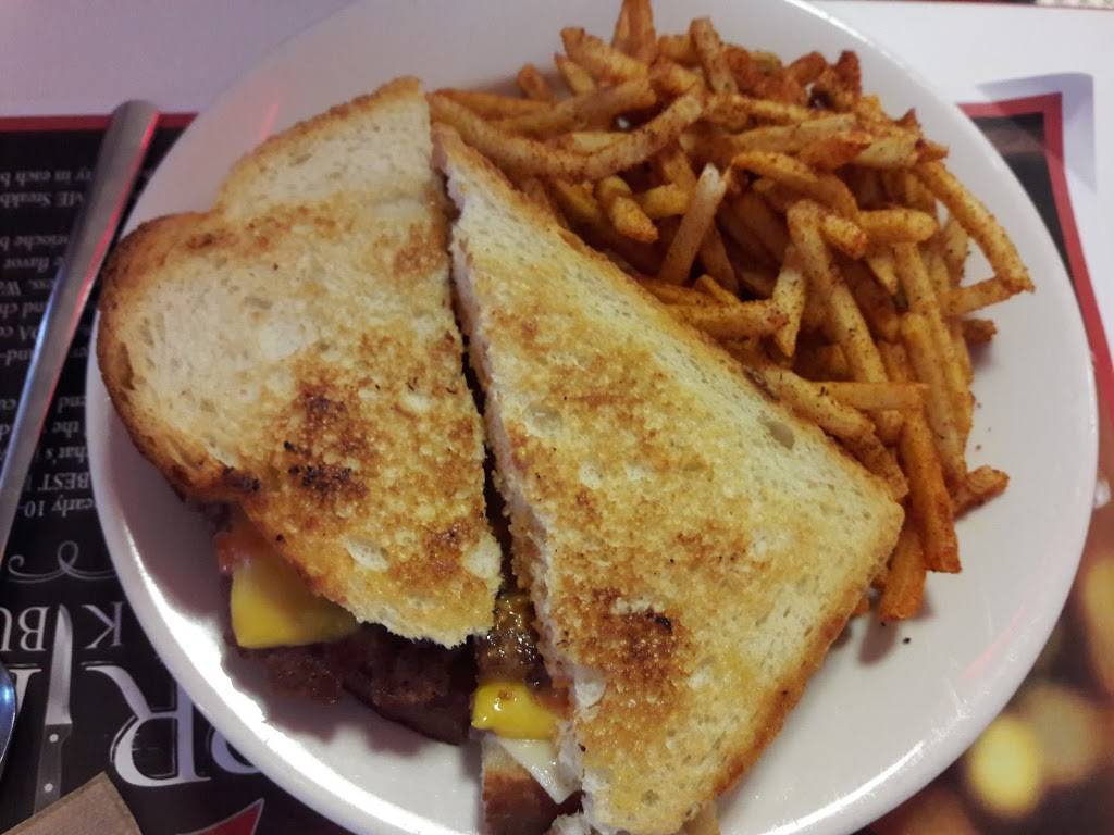 Steak n Shake | restaurant | 1400 Broadway Ave E, Mattoon, IL 61938, USA | 2172351318 OR +1 217-235-1318