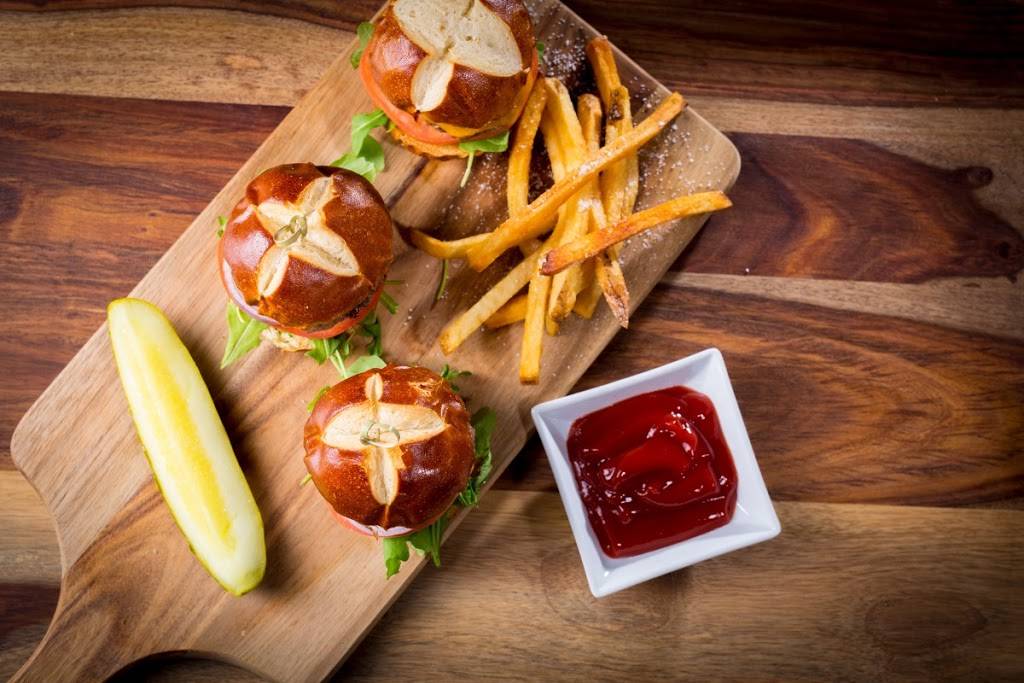 Taste Kitchen & Cocktails | restaurant | 4857 Merrick Rd, Massapequa Park, NY 11762, USA | 5166549155 OR +1 516-654-9155