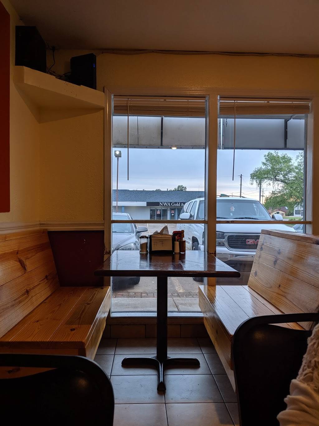 Pupuseria #1 | restaurant | 1400 W Walnut St, Rogers, AR 72756, USA | 4796318911 OR +1 479-631-8911