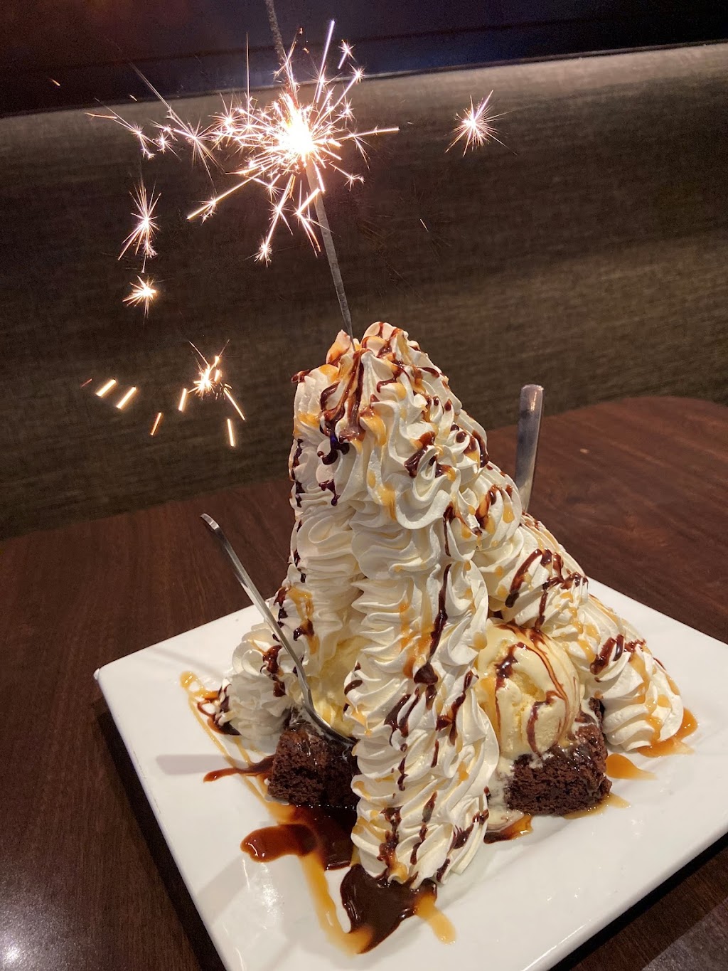 Black Rock Bar & Grill | restaurant | 2554 N University Dr, Coral Springs, FL 33065, USA | 9547750076 OR +1 954-775-0076